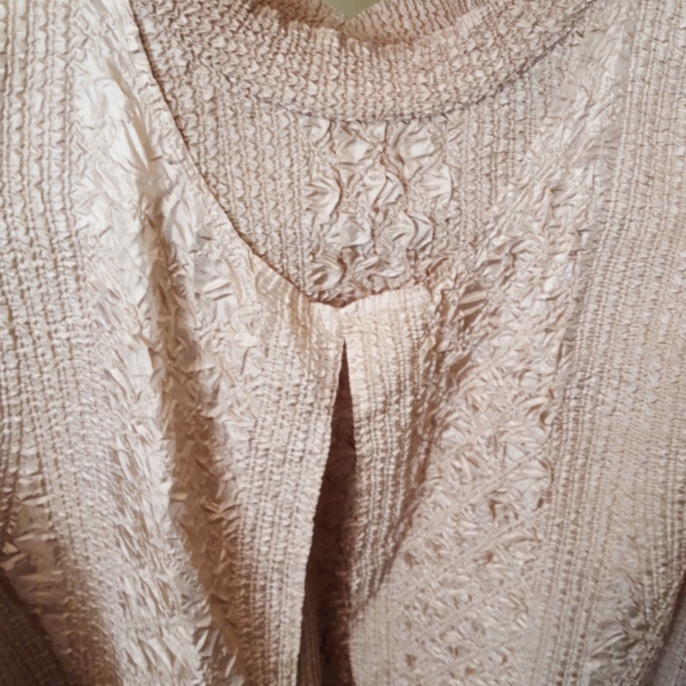 Woman's 2pc set - Picture 2 of 5